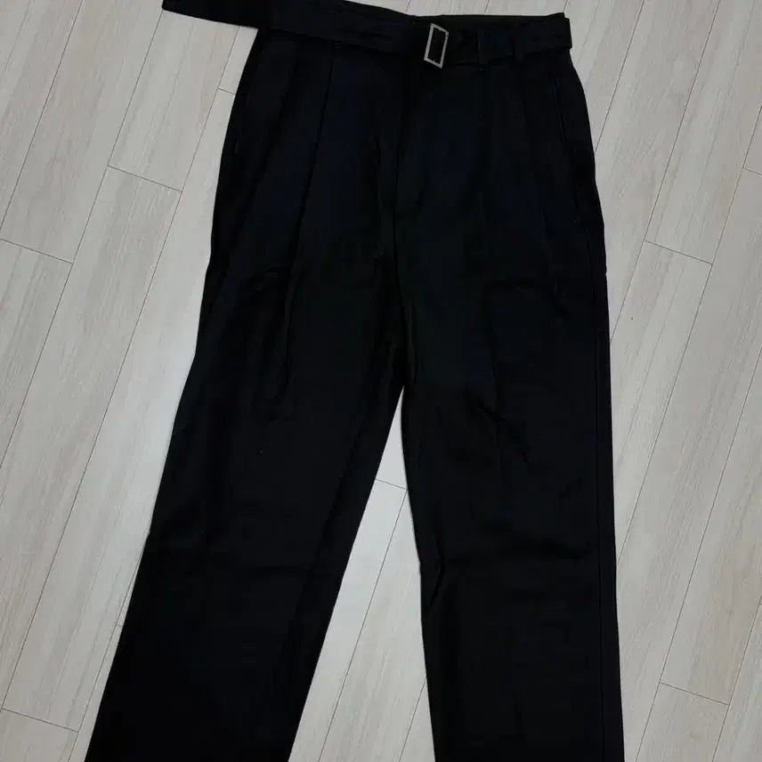 [BUNJANG] INSILENCE Belted Two-Tuck Slacks / [S] 인사일런스 벨티드 투턱 슬랙스