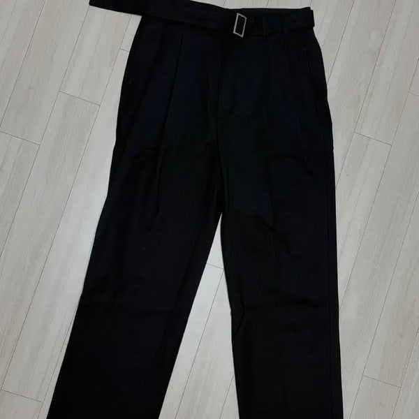 [BUNJANG] INSILENCE Belted Two-Tuck Slacks / [S] 인사일런스 벨티드 투턱 슬랙스