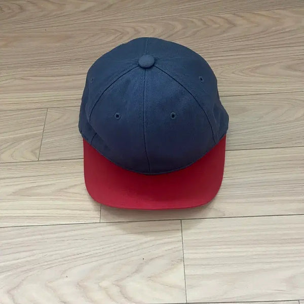 [BUNJANG] LOW CLASSIC Two-Tone Embroidered Cap / LOW CLASSIC 로우클래식 모자