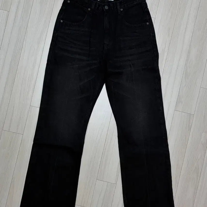 [BUNJANG] Tonywack Flare Leg Denim Jeans - Faded Black / [30] 토니웩 플레어 레그 데님 진 페이드 블랙