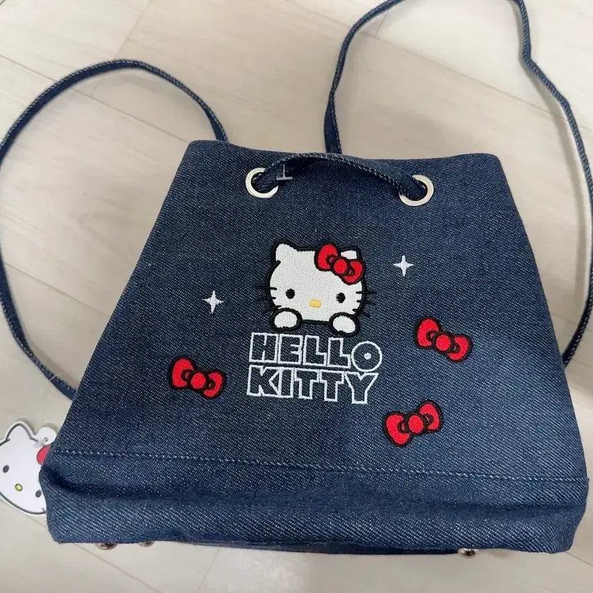 [BUNJANG] Hello Kitty Denim Shoulder Bag / 헬로키티 데님 숄더백