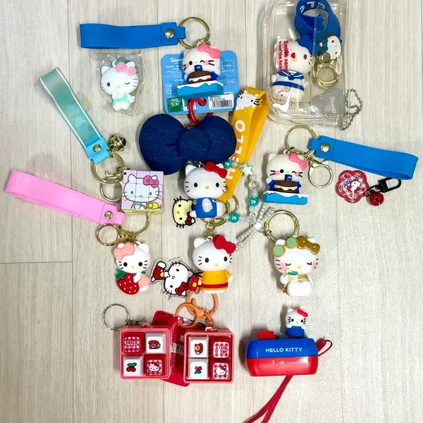 [BUNJANG] Hello Kitty Gachapon Keychain Figure Bundle Set / hello kitty헬로키티 뽑기열쇠가방고리가챠피규어키링 일괄