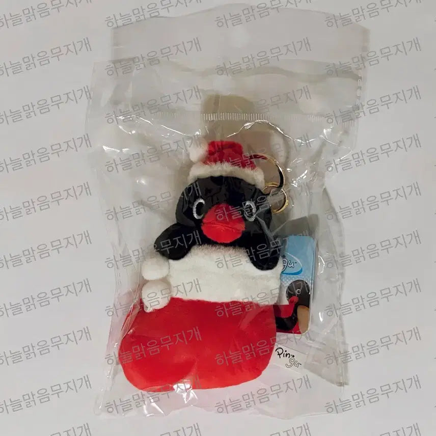 [BUNJANG] CGV Pingu Santa Doll Keychain / CGV 핑구 크리스마스 산타 인형 키링