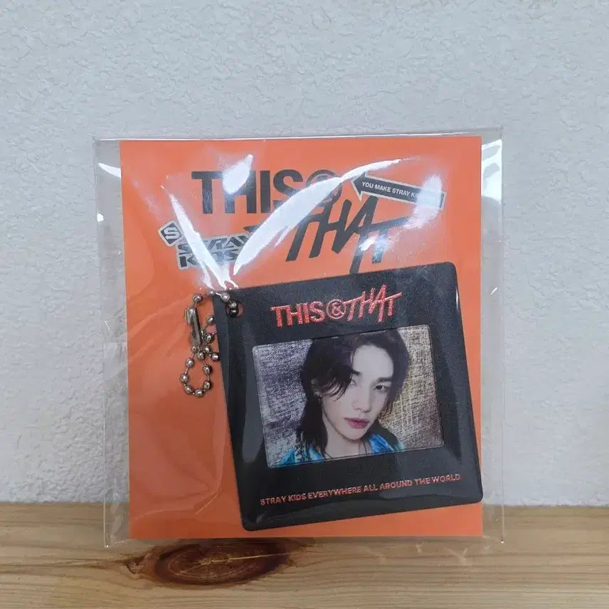 [BUNJANG] Stray Kids Hyunjin Dystopian Unsealed Photocard Keychain / (미개봉)현진 디스앤댓 팝업 포토키링(정가이하)