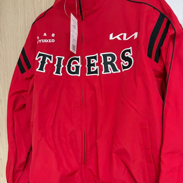 [BUNJANG] Kia Tigers 2009 Old Spring/Autumn Jumper Size 110 / 기아타이거즈 09 올드 춘추점퍼 110