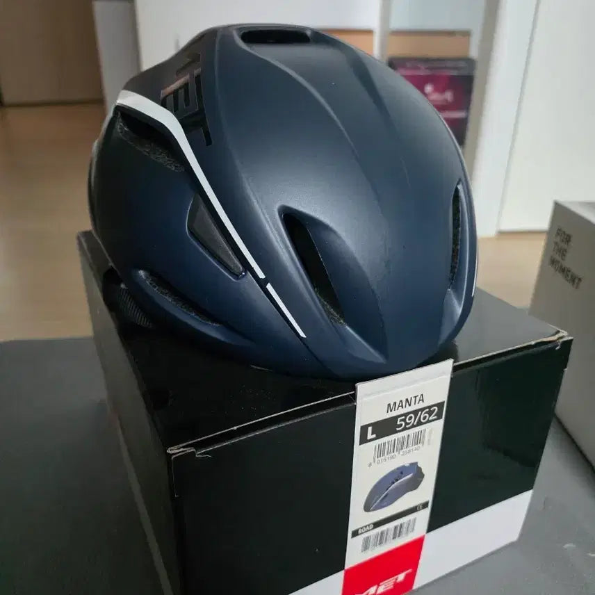 [BUNJANG] MET Manta Helmet L Size Navy / MET 만타 헬멧 L 사이즈 네이비 판매합니다