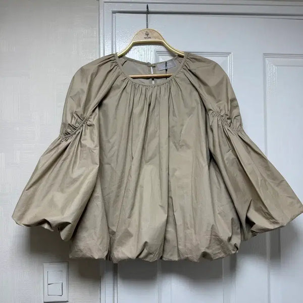 [BUNJANG] Balloon Puff Blouse / 벌룬 퍼프 블라우스 @새옷