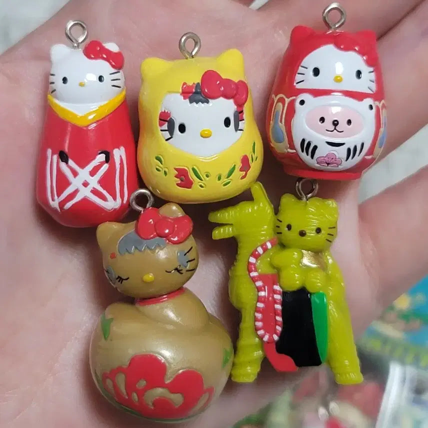 [BUNJANG] 2001 Limited Edition Hello Kitty Hometown Journey Traditional Mascot Mini Figure Set Keychain / 2001 고전 지역한정 헬로키티 고향기행 전통 마스코트 미니 피규어 세트 키링 키홀더