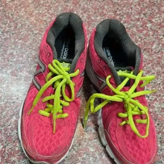 [BUNJANG] New Balance Pink Sneakers (240) / 뉴발란스 핑크 운동화 240