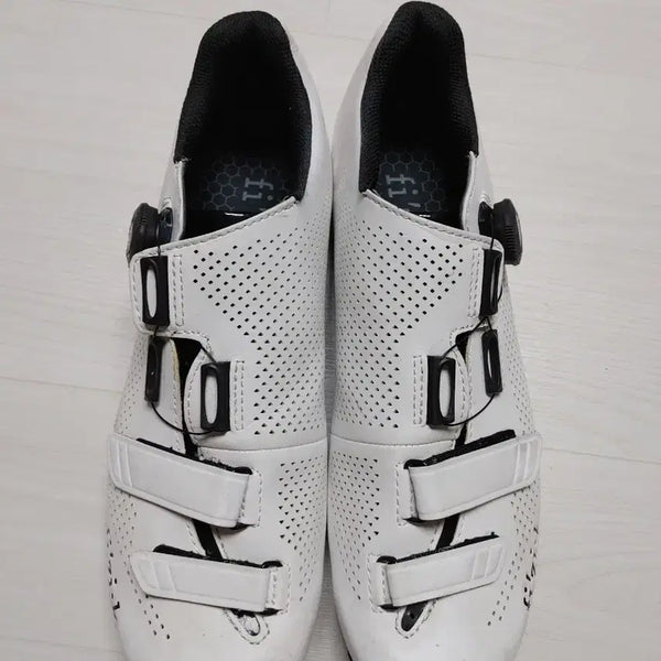[BUNJANG] Fizik R4 White Cycling Shoes Size 44 / 5회착용함)) 피직(fizik) r4 화이트 상급 클릿슈즈 44사이즈 팝니다. (택포9만)