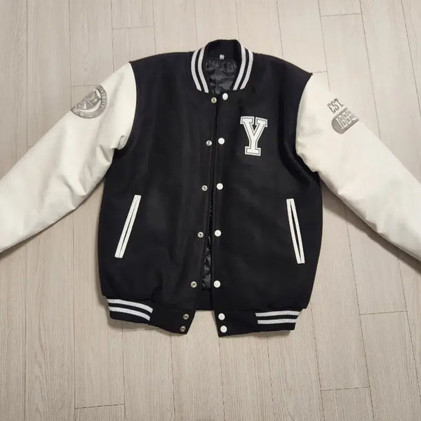 [BUNJANG] Yonsei University Black & White Sleeve Graduating Class Jacket L / 연세대학교 과잠 새거