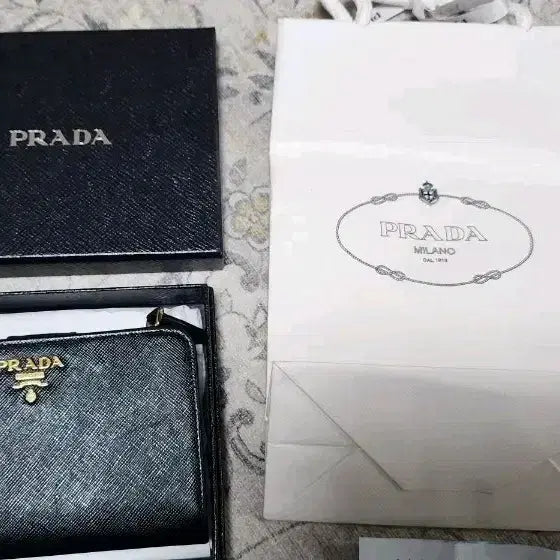 [BUNJANG] Prada Saffiano Bi-fold Wallet / 프라다 사피아노 중지갑