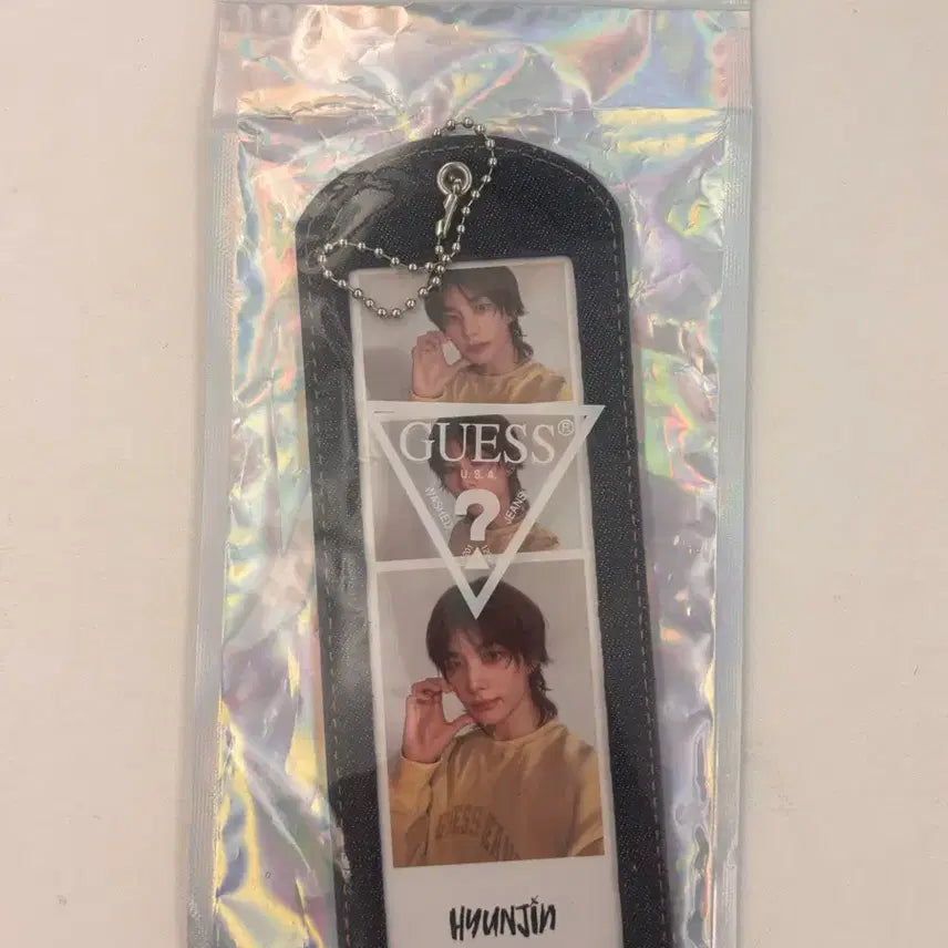 [BUNJANG] Guess Hyunjin Photocard Holder / 게스 현진 포토 홀더 미개봉 새상품