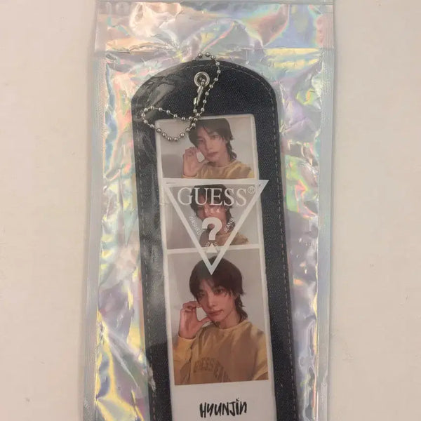 [BUNJANG] Guess Hyunjin Photocard Holder / 게스 현진 포토 홀더 미개봉 새상품
