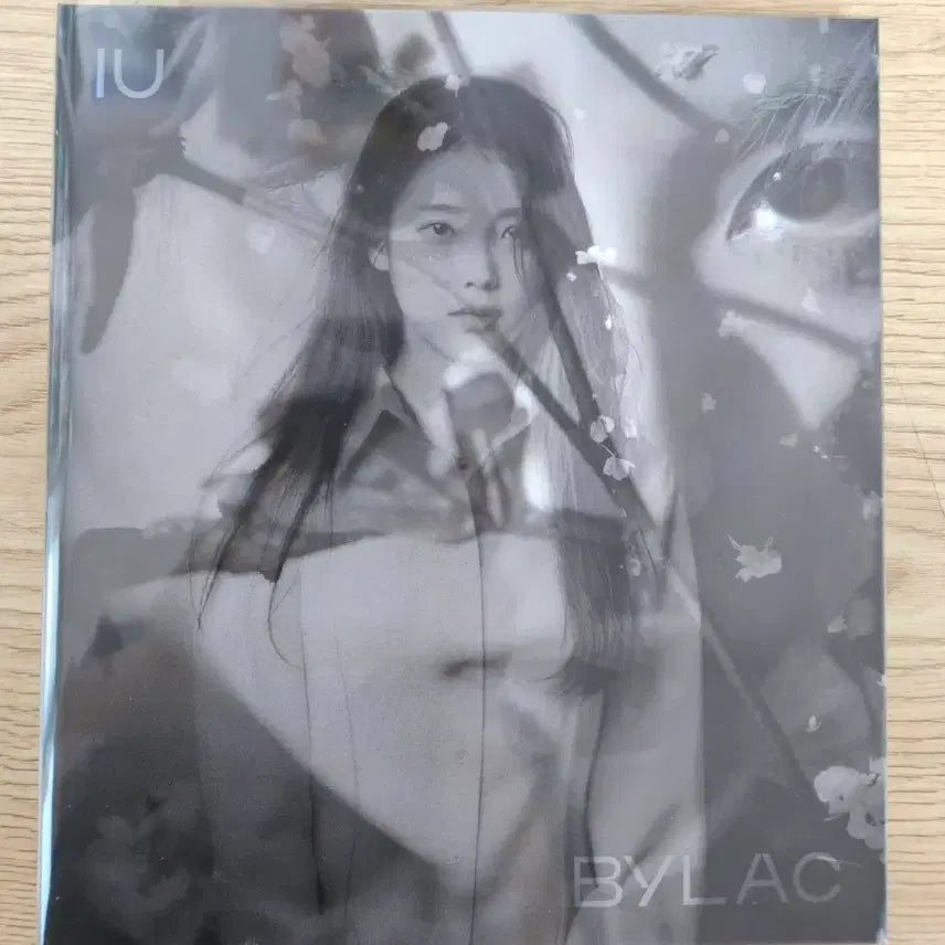 [BUNJANG] IU BYLAC Unsealed Album / 아이유 BYLAC 개봉앨범 판매