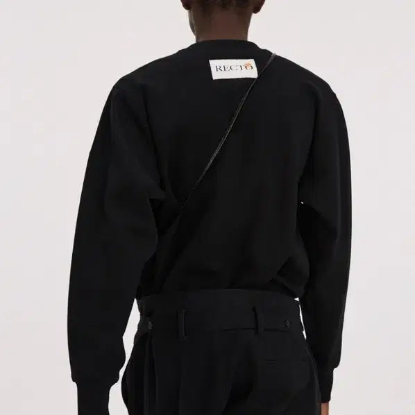 [BUNJANG] Recto Logo Patch Sweatshirt / 렉토 로고 패치 맨투맨