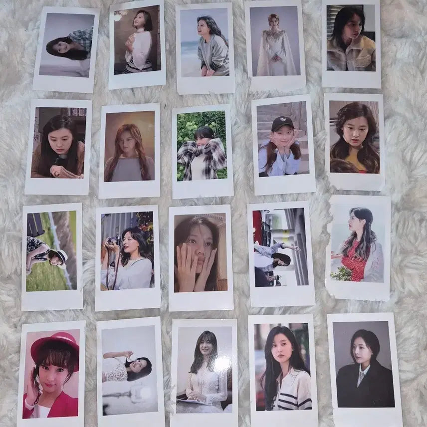 [BUNJANG] Kim Ji Won 66 Photocard Set / 김지원 포토카드 66장 판매