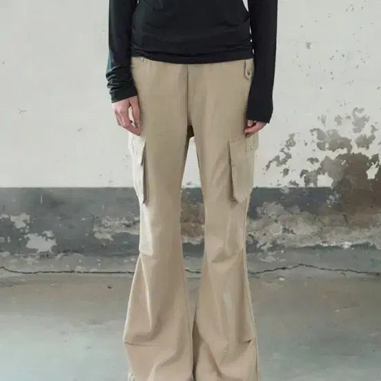 [BUNJANG] Leathry Studded Cotton Cargo Bootcut Pants S Beige / 새상품) 레더리 스터드 코튼 카고 부츠컷 팬츠 S [BEIGE]