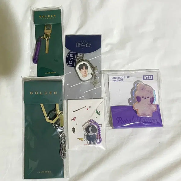 [BUNJANG] BTS Jungkook Golden Mike Keyring + Magic Shop + Sleepy + BT21 Cooky Exhibition Bundle / 정국 골든 마이크 키링 + 매직샵 + 잠꾸 + bt21 쿠키 방탄 jk 전시회