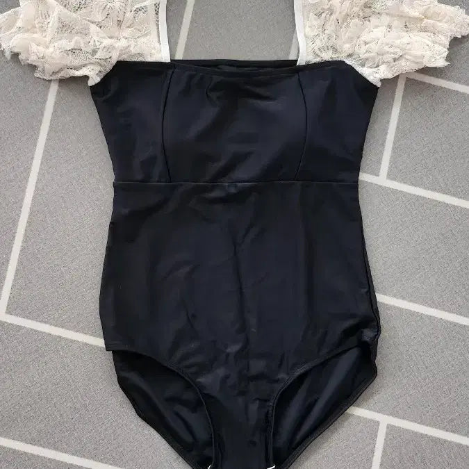 [BUNJANG] WENXIA Black Lace One-Piece Swimsuit / WENXIA 블랙 레이스 원피스 수영복