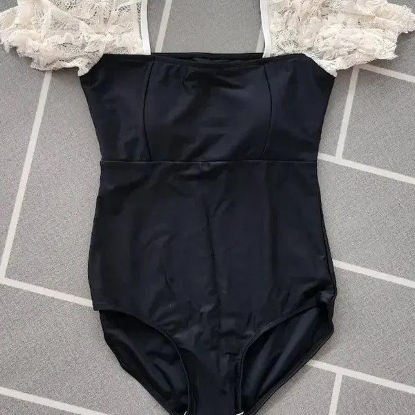 [BUNJANG] WENXIA Black Lace One-Piece Swimsuit / WENXIA 블랙 레이스 원피스 수영복