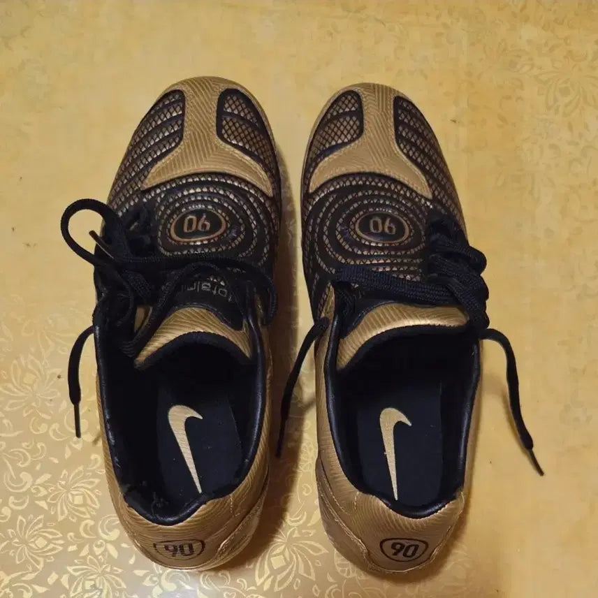 [BUNJANG] Nike Total 90 Soccer Cleats Gold/Black (New) / 나이키 토탈 90 축구화 골드/블랙(새상품)
