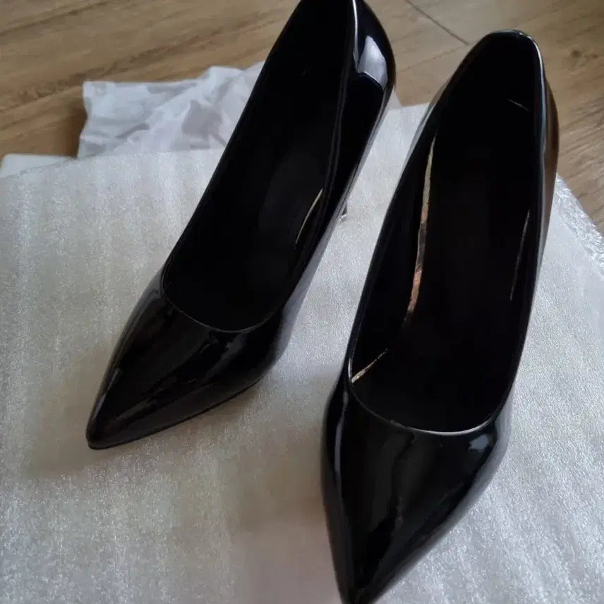 [BUNJANG] Black Enamel High Heels / 블랙 에나멜 하이힐 팔아요
