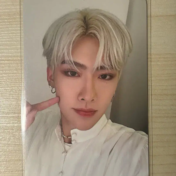 [BUNJANG] THE BOYZ Ricky The B-Moving Seoul Photocard / 앤더블 리키 더무빙서울
