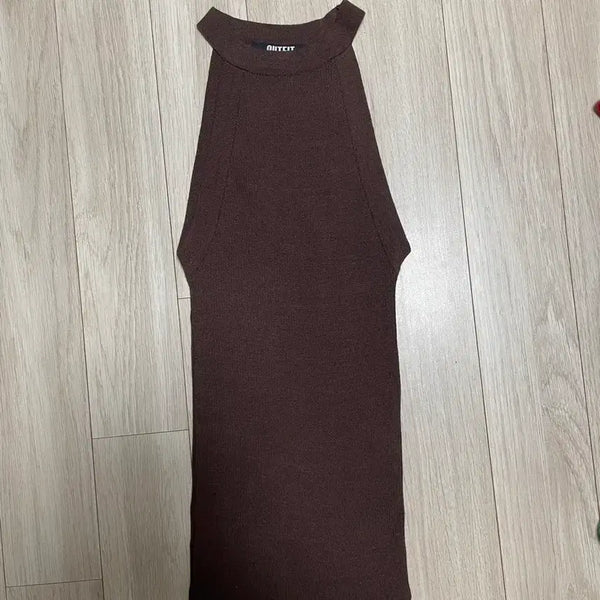 [BUNJANG] Ribbed Halterneck Tank Top - Brown / 골지 홀터넥 나시 브라운