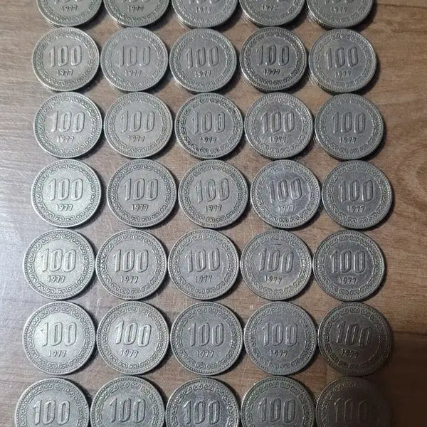 [BUNJANG] 1977 100 KRW Coin Bundle Set (45 pieces) / 동전 1977년  100원 45개 일괄
