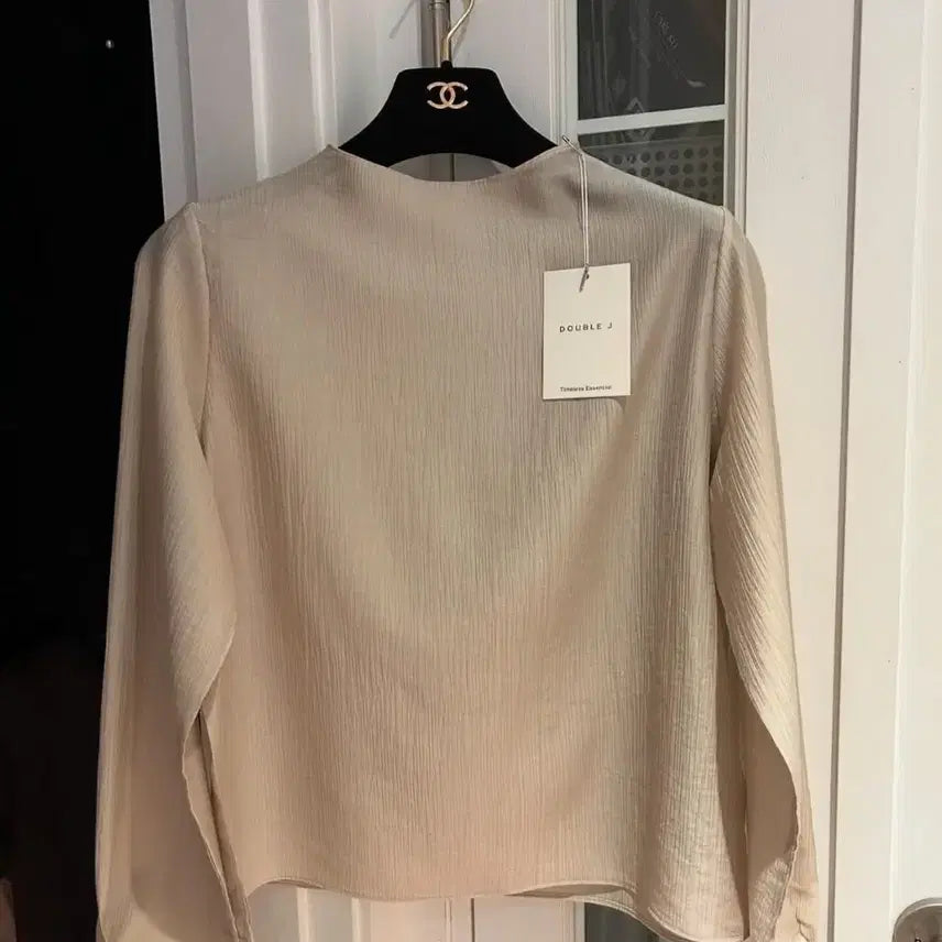 [BUNJANG] Silky Semi-Turtleneck Blouse / (새상품) 실키 반목 블라우스