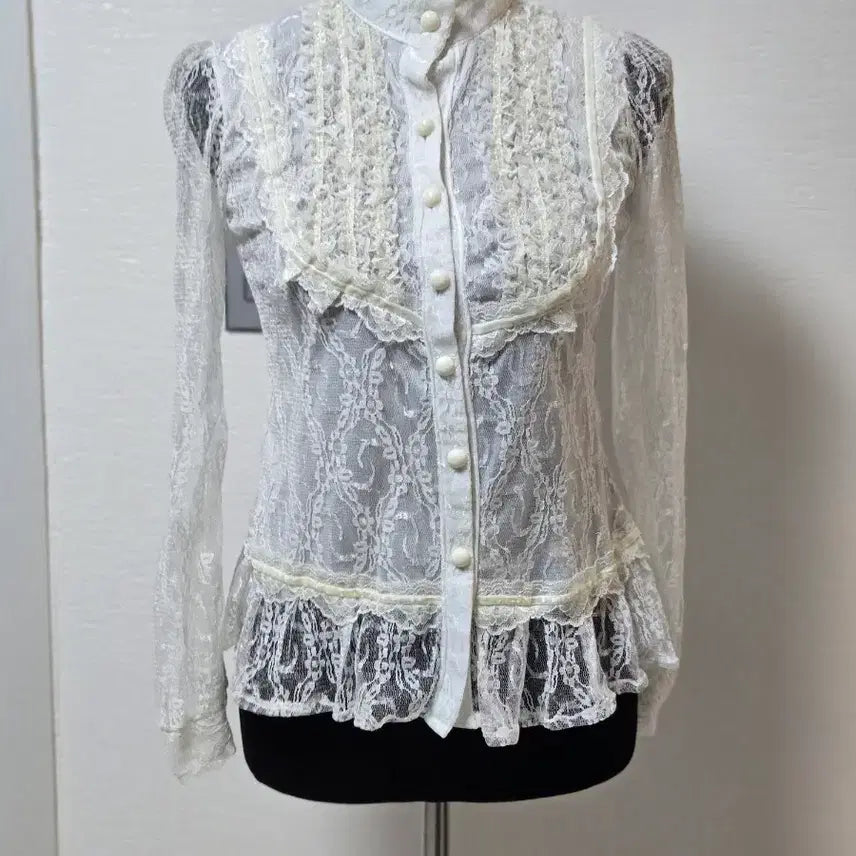 [BUNJANG] Lace Frill Blouse - White Ivory Color Block / 레이스 프릴 블라우스 화이트 아이보리 배색