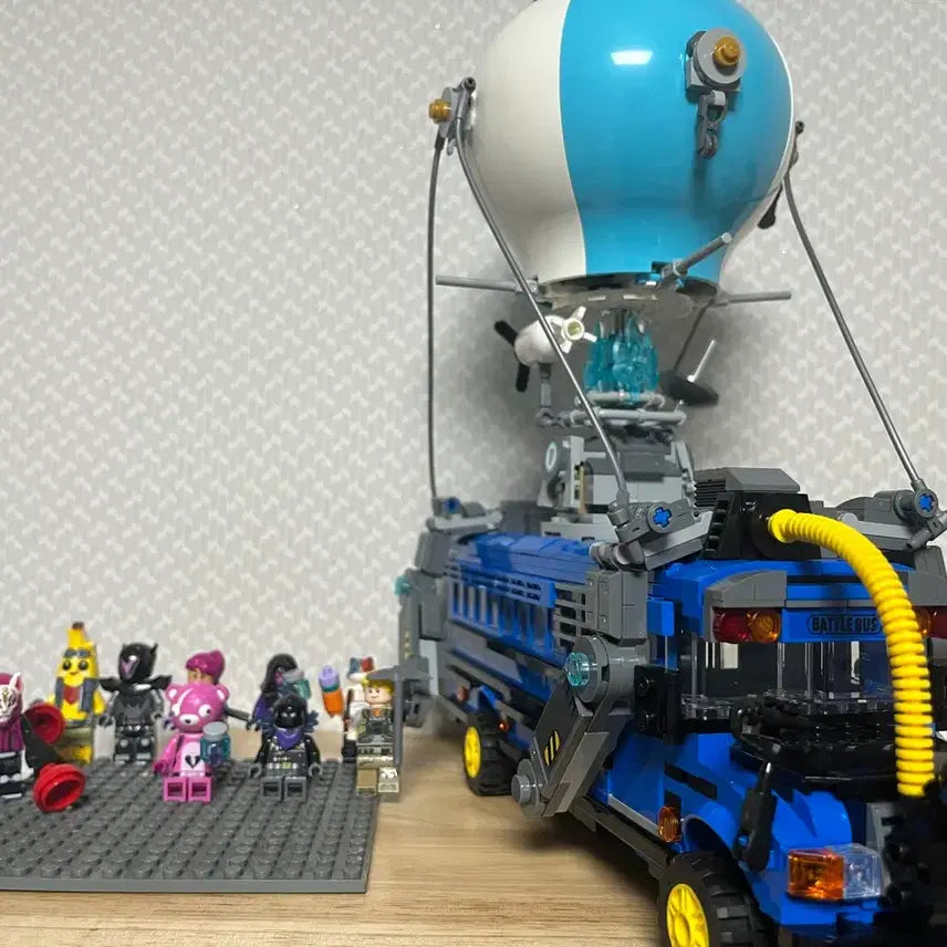 [BUNJANG] LEGO Fortnite Battle Bus 77073 / 포트나이트 배틀버스 레고 77073 판매합니다!