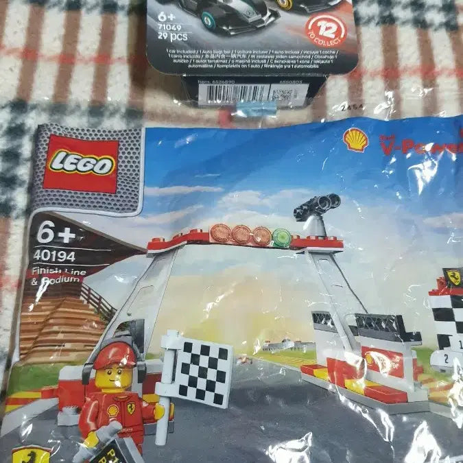 [BUNJANG] LEGO 40194 F1 Podium + LEGO 71049 Ferrari (Sealed) / 레고 40194 F1포디움+레고 71049 페라리 미개봉 새상품