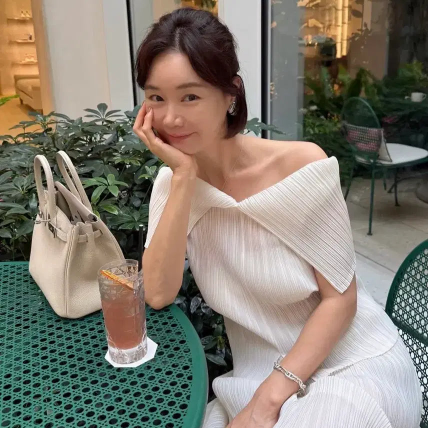 [BUNJANG] Limishop Pleated Cape Top / 리미샵 플리츠 케이프탑
