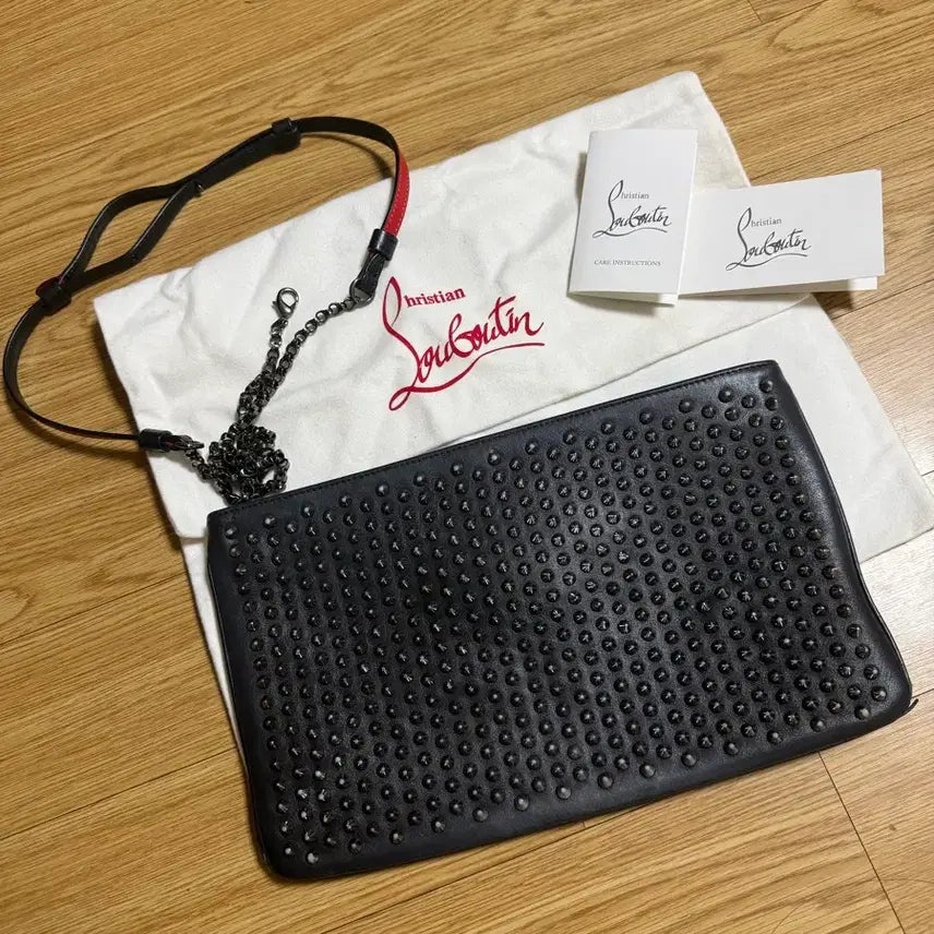 [BUNJANG] Christian Louboutin Studded Clutch Bag Black / 정품)크리스찬루부탱 스터드 클러치 백 블랙