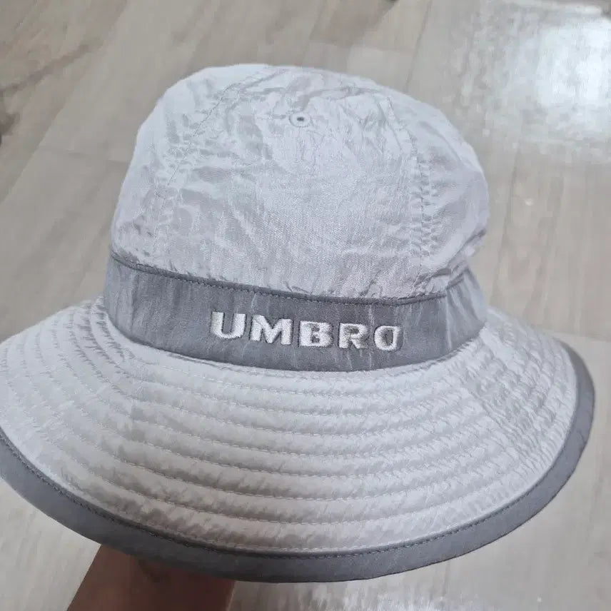 [BUNJANG] Umbro Bucket Hat - Size M (59cm Circumference) / 엄브로 버킷햇 벙거지모자 둘레59cm M사이즈