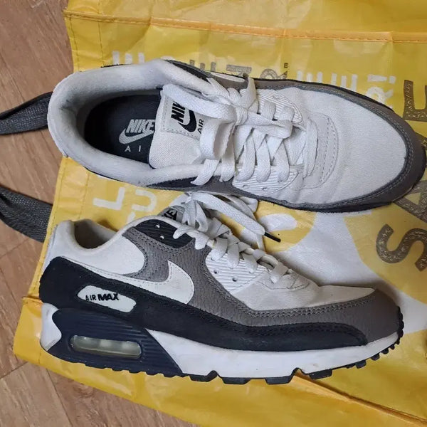 [BUNJANG] Nike Air Max Sneakers (270) / 나이키 에어맥스 운동화(270)