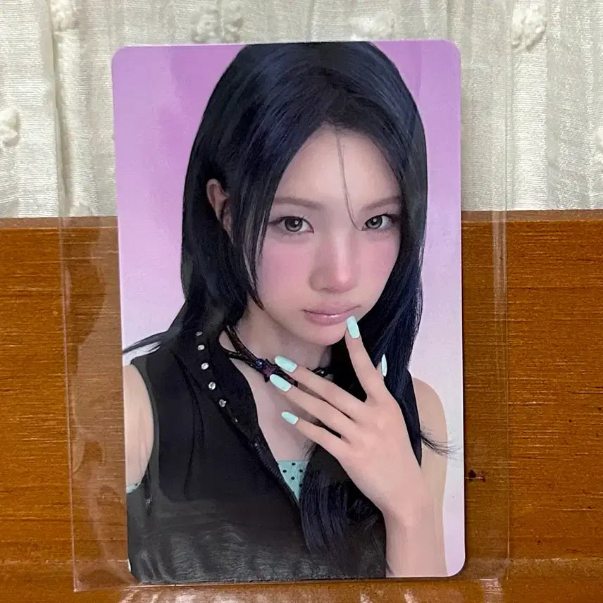 [BUNJANG] Fromis_9 Eyes Glow 2024 Season's Greetings Universal Music Japan POB Jueun Photocard / 하츠투하츠 아이코닉 하트 유니버셜 특전 주은 포카 양도 일본 앨범 미공포