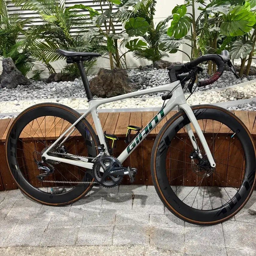 [BUNJANG] Giant TCR Advanced 1 KOM 2023 Full Carbon Road Bike / 자이언트 tcr 어드벤스 1 kom23년식풀카본 로드 자전거 판매