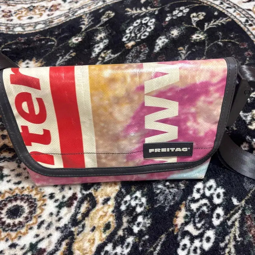 [BUNJANG] Freitag F50 Hi Five Print Pink / 프라이탁 하이파이브오 전사 핑크