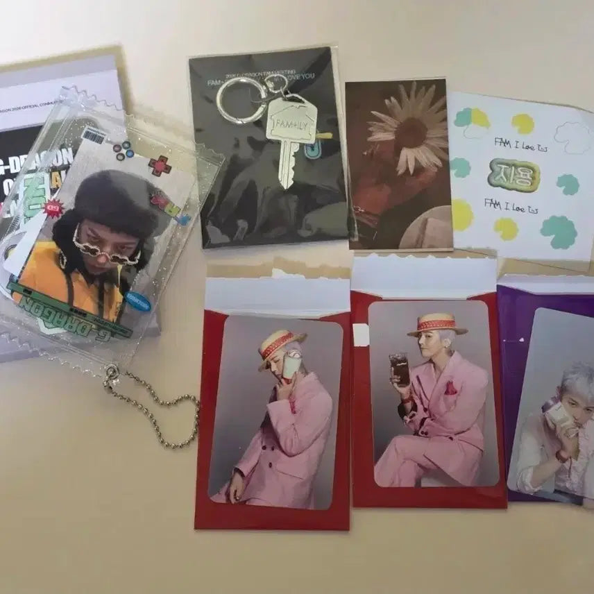 [BUNJANG] G-Dragon Keychain Photocard Set / 지드래곤 굿즈 키링 포토카드 세트