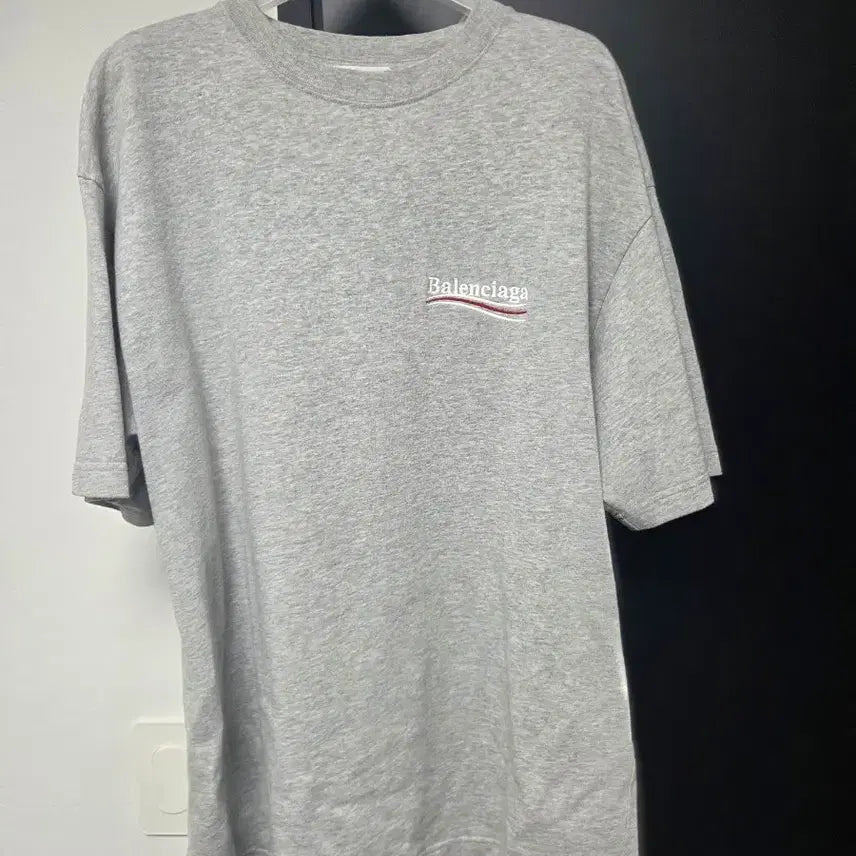 [BUNJANG] Balenciaga Embroidered Short Sleeve T-Shirt / 발렌시아가 자수 반팔