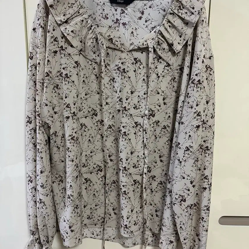 [BUNJANG] Elloge Floral Print Blouse / 엘로주 Elloge 블라우스