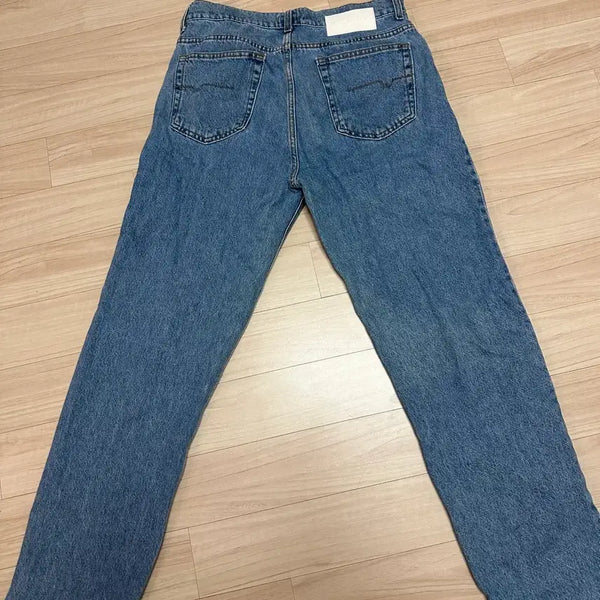 [BUNJANG] Wooden Tapered Light Wash Jeans / 우든(wooden) 라이트 청바지(테이퍼드)