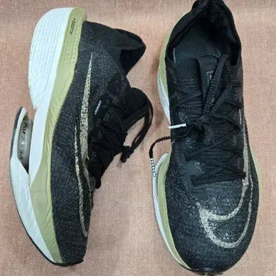 [BUNJANG] Nike Air Zoom Alphafly NEXT% 2 Black Metallic Gold Running Shoes / 나이키 에어줌 알파플라이 넥스트% 2 블랙 메탈릭 골드 280