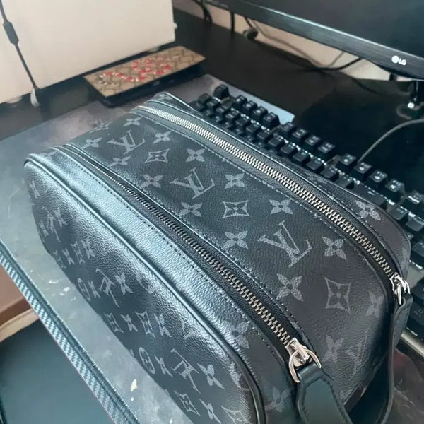 [BUNJANG] Louis Vuitton Monogram Eclipse Dopp Kit / 루이비통 모노그램 이클립스 돕키트 판매합니다