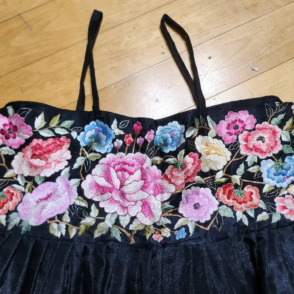 [BUNJANG] Embroidered Fusion Hanbok Dress Skirt / 생활한복 자수 원피스 치마 여성한복 퓨전한복