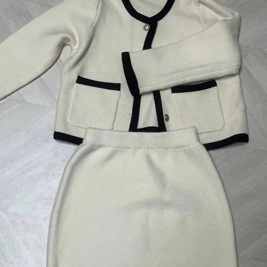 [BUNJANG] Ivory Tweed Two-Piece Set / 투피스 트위드 셋업