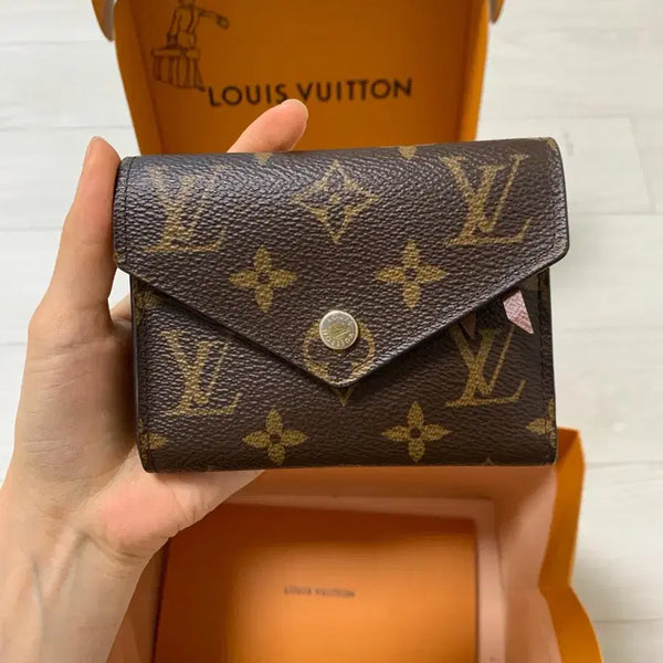 [BUNJANG] Louis Vuitton Victorine Wallet Monogram / 루이비통 빅토린 월렛 모노그램